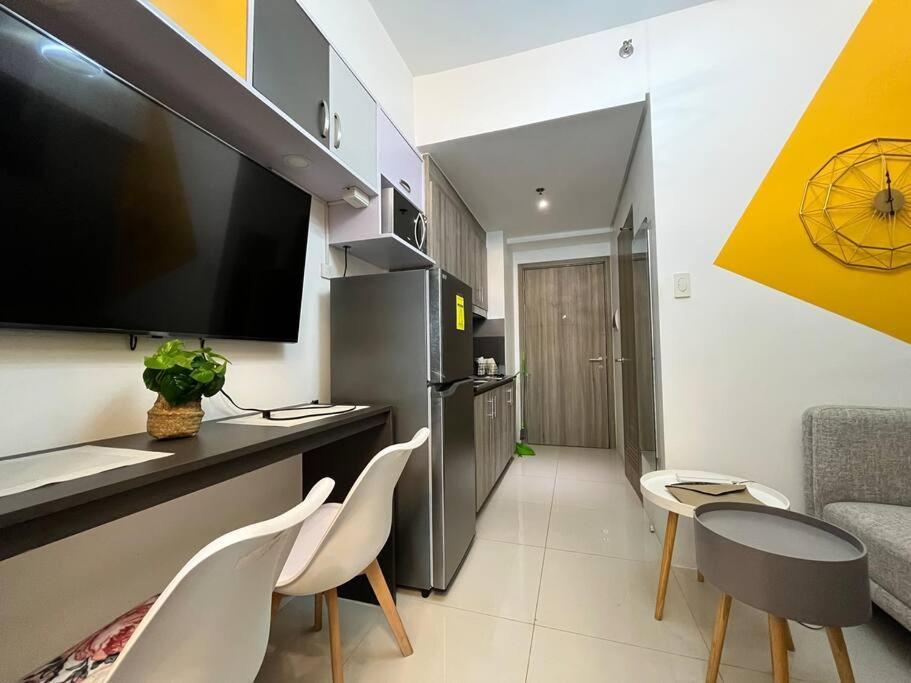 Edsa Fame Residences T11014 - 1 Bedroom 24Sqm Pop Of Yellow Unit Walking Distance To Shaw Mrt Megamall & Shangri-La Mall Greenfield District Mandaluyong - Staycations By Sms Manila Exterior photo