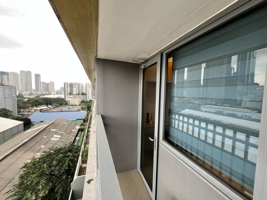 Edsa Fame Residences T11014 - 1 Bedroom 24Sqm Pop Of Yellow Unit Walking Distance To Shaw Mrt Megamall & Shangri-La Mall Greenfield District Mandaluyong - Staycations By Sms Manila Exterior photo