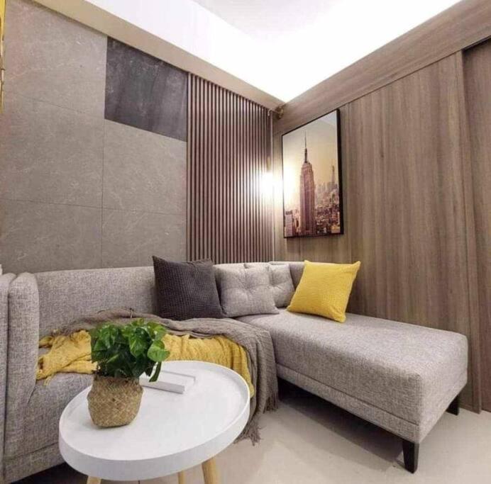 Edsa Fame Residences T11014 - 1 Bedroom 24Sqm Pop Of Yellow Unit Walking Distance To Shaw Mrt Megamall & Shangri-La Mall Greenfield District Mandaluyong - Staycations By Sms Manila Exterior photo